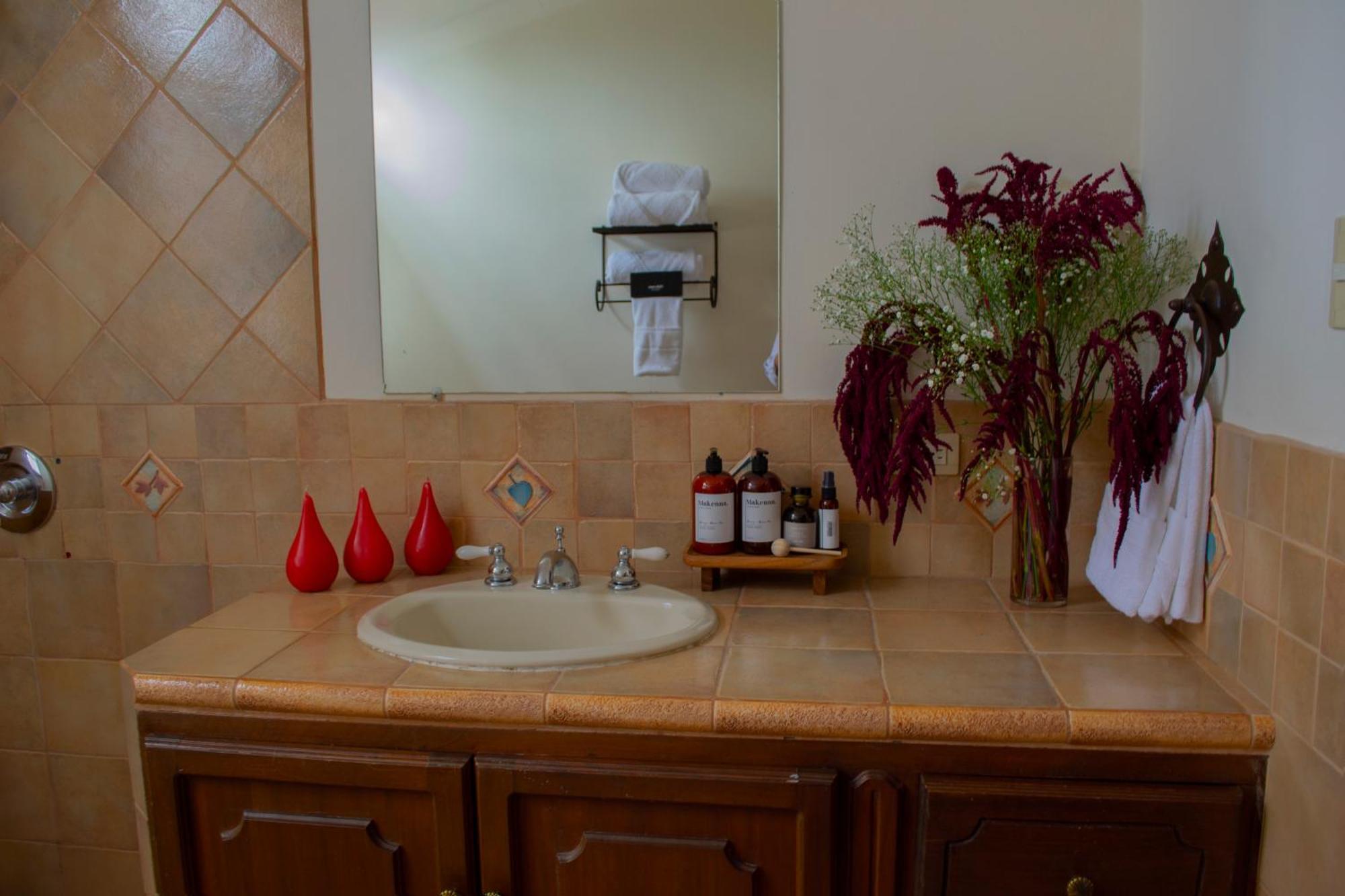 Santa Margarita Bed & Breakfast Antigua Room photo